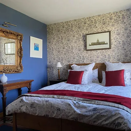 Entire Stay, La Gerouardiere