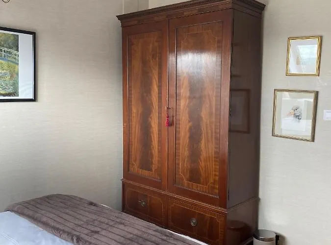 Entire Stay, La Gerouardiere * Barenton